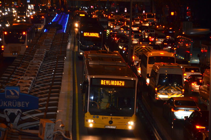 Metrobüste yeni dönem! Kodlar tarih oldu