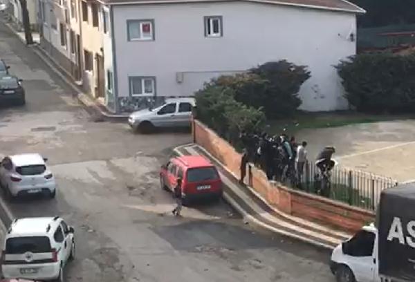 Görüntüler Bursa’dan… Polisi gören çocuklar böyle kaçtı