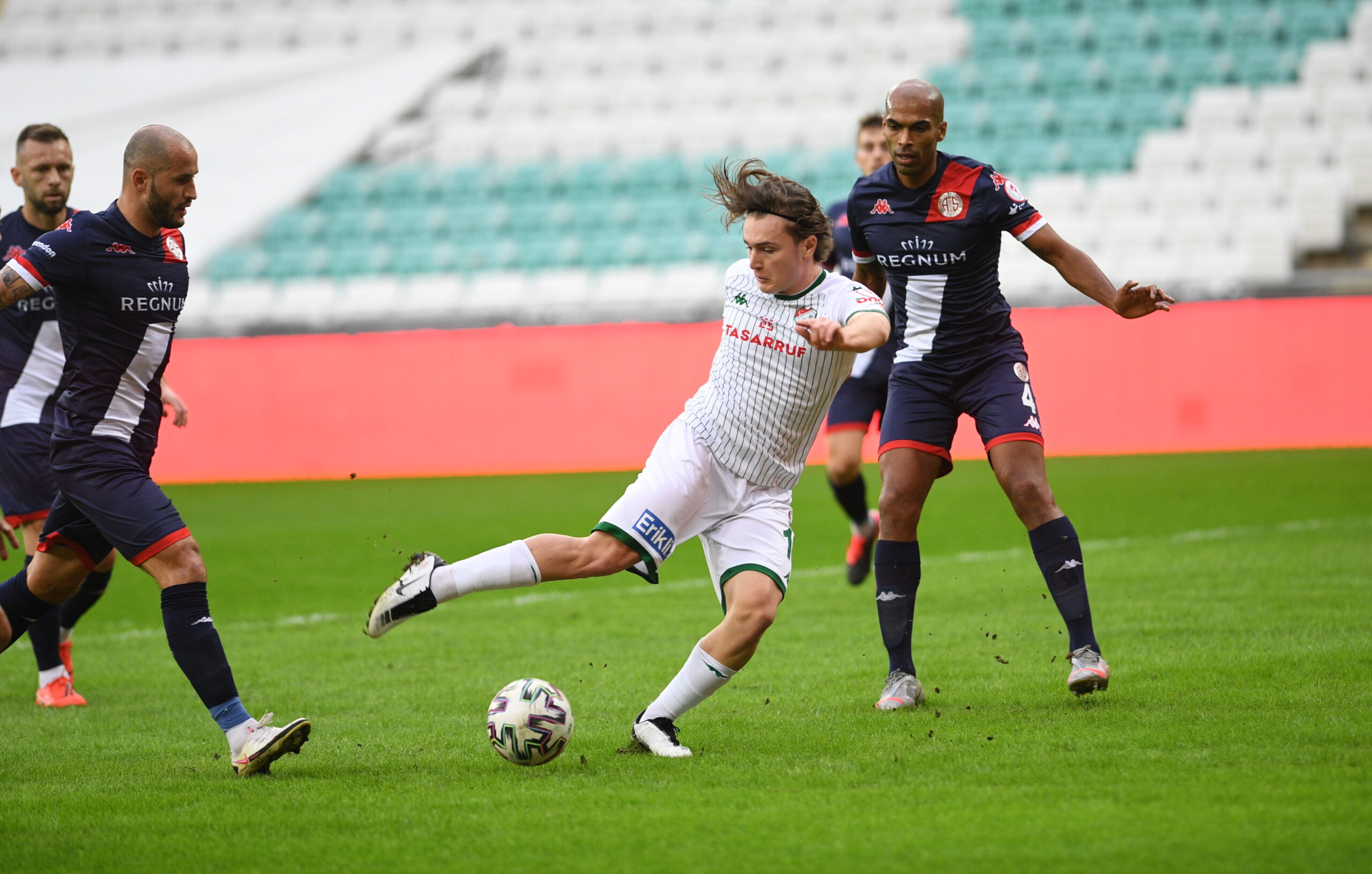 Bursaspor’da Ali Akman belirsizliği yaşanıyor Bursaspor’da Ali Akman belirsizliği yaşanıyor