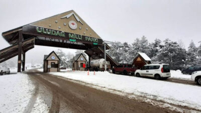 Kar geldi, Uludağ’a akın başladı