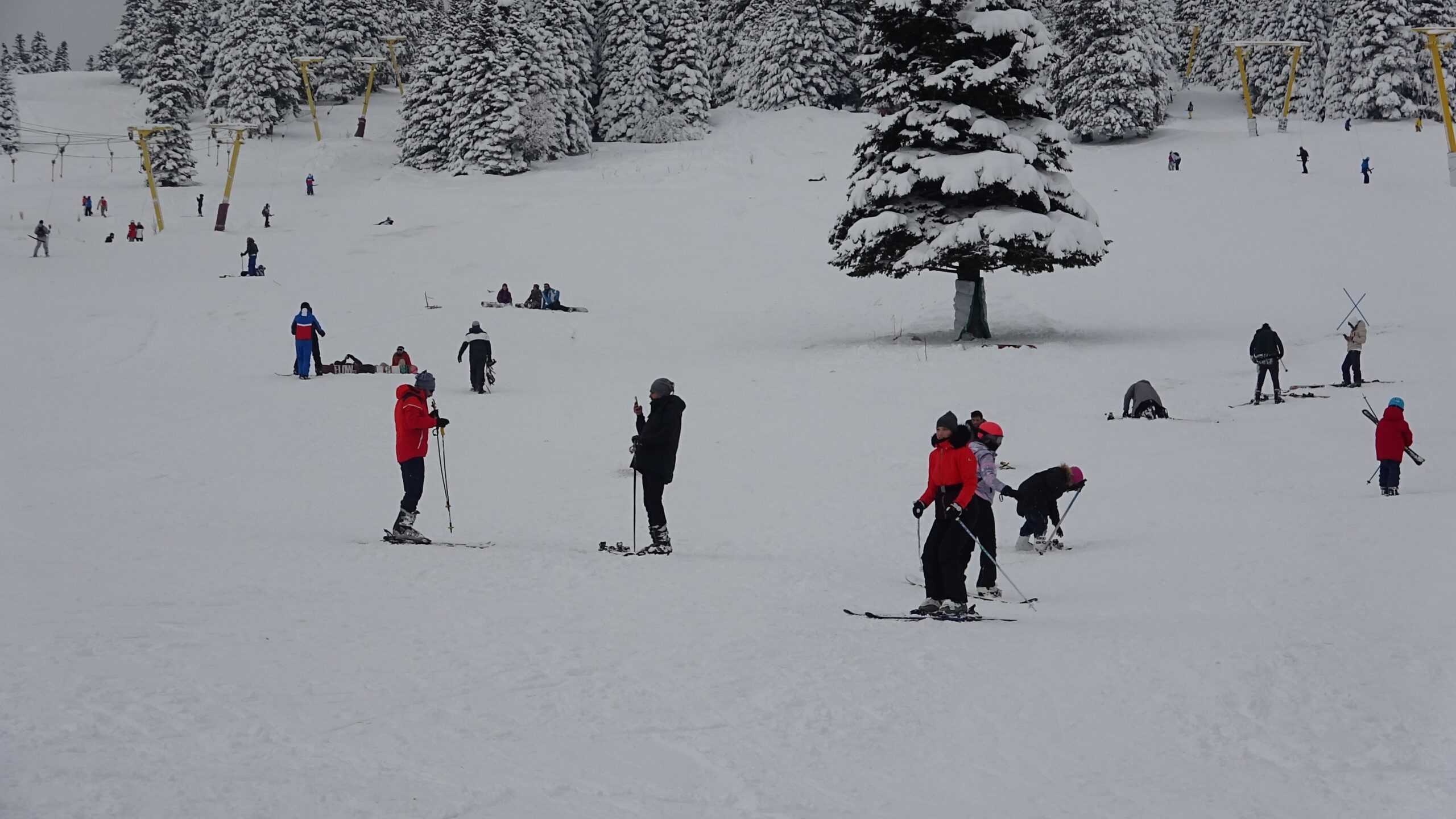 Uludağ’da kayak sezonu açıldı, pistler doldu