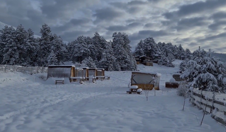 Bursa’da her şeyi bırakıp Uludağ’a yerleştiler Bursa’da her şeyi bırakıp Uludağ’a yerleştiler