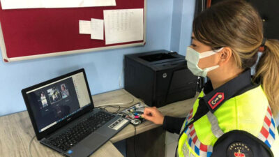 Bursa’da jandarmadan bin 336 öğrenciye uzaktan eğitim sistemi ile bilgilendirme