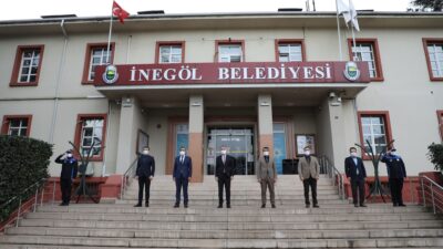 İnegöl Belediyesi’nde yeni hafta İstiklal Marşı ile başladı
