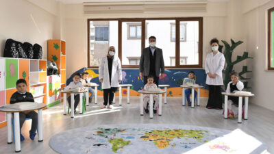 Miniklerin karneleri Dündar’dan