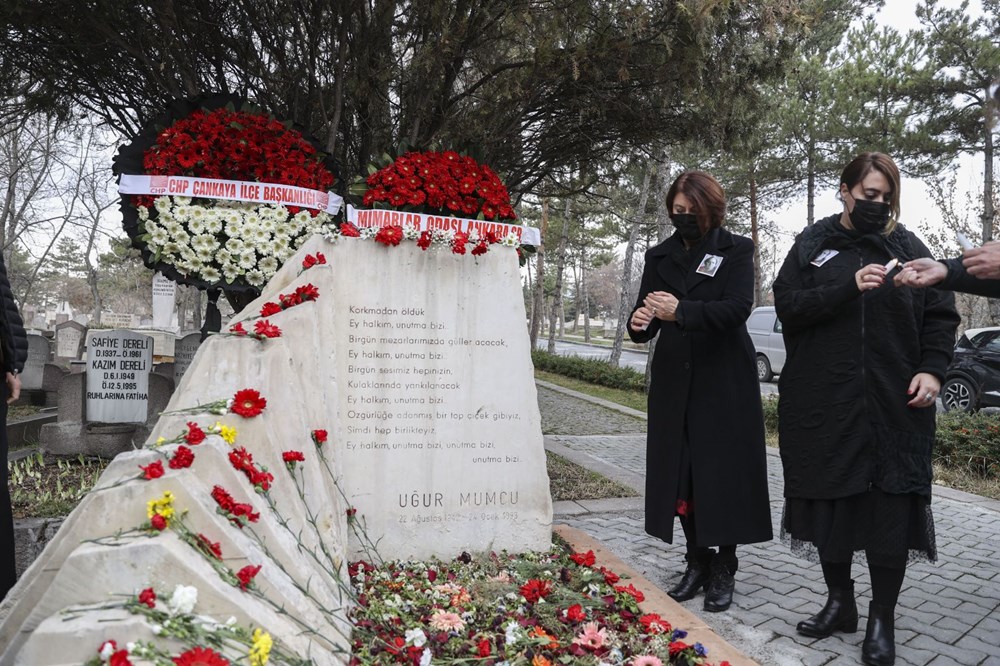 Gazeteci Uğur Mumcu suikastın 28. yılında kabri başında anıldı