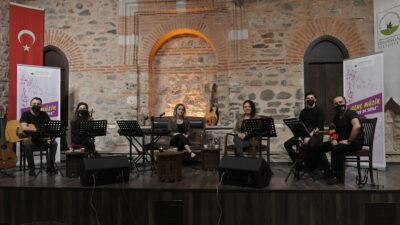 Osmangazi’de sohbet tadında müzik