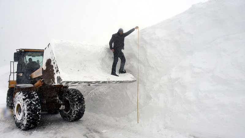‘Kar kaplanları’nın 5 metre karla mücadelesi ‘Kar kaplanları’nın 5 metre karla mücadelesi