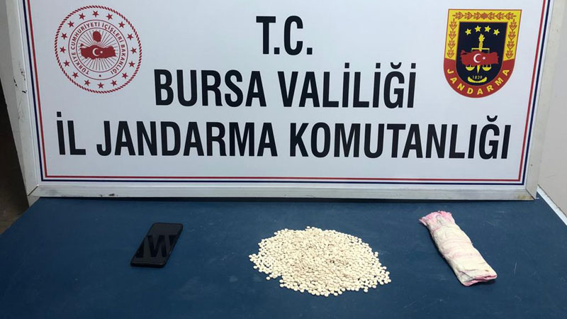 Bursa’da şok operasyon! Kırlentin içine gizlemişler… Bursa’da şok operasyon! Kırlentin içine gizlemişler…