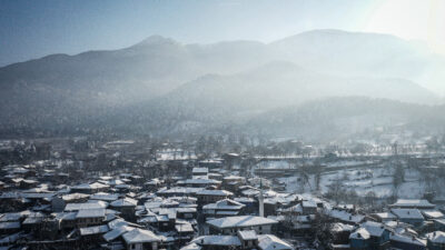 Bursa’nın yedi asırlık ‘Osmanlı köyü’nde kar güzelliği