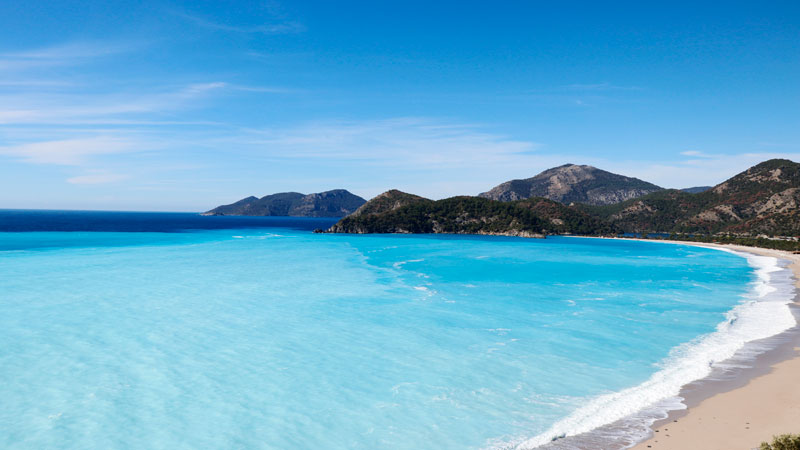 Şaşkına çeviren olay! Denizin rengi değişti Şaşkına çeviren olay! Denizin rengi değişti