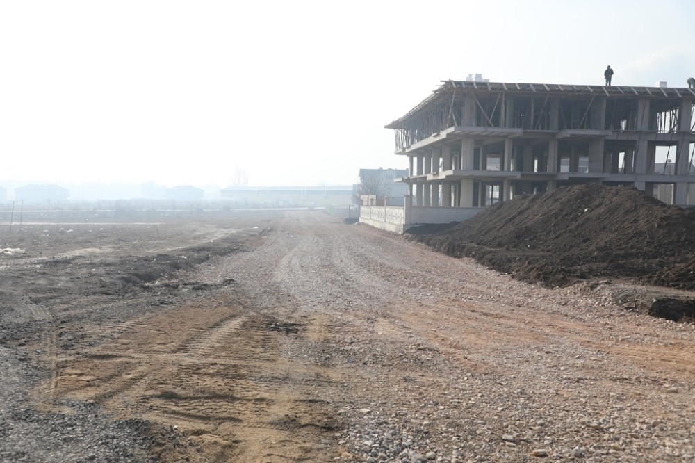 Akhisar Mahallesinde 3 Km’lik yeni yol açılıyor