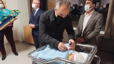 Başkan Aktaş’tan yılın son ve ilk bebeklerine ziyaret