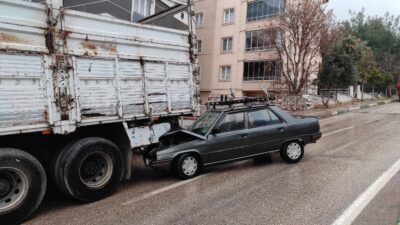 Bursa’da kayganlaşan yolda iki ayrı kaza