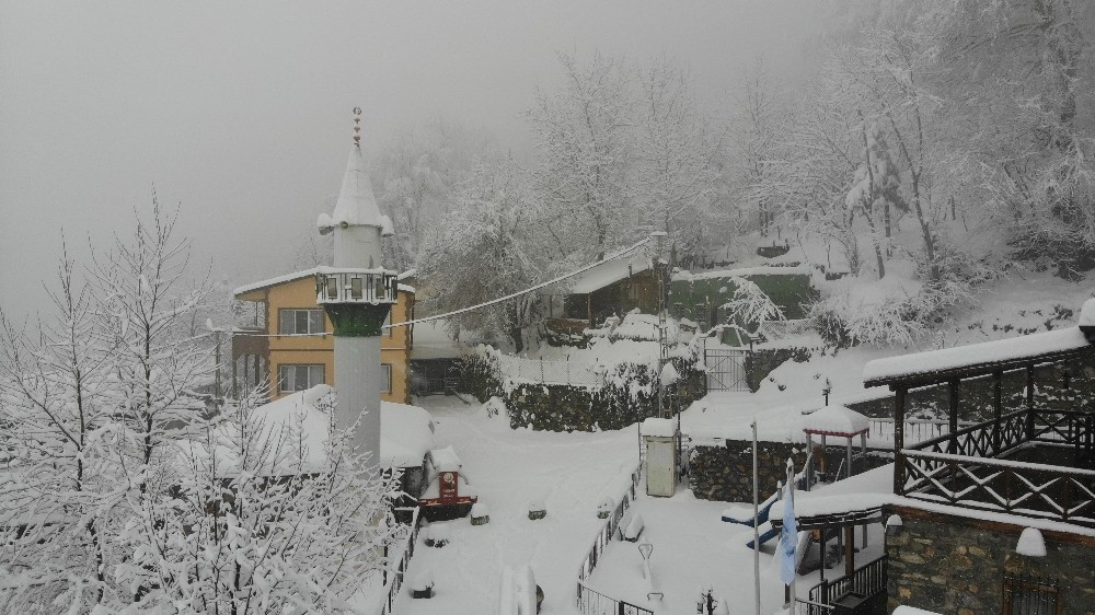 Çalıkuşu’nun köyü beyaza büründü Çalıkuşu’nun köyü beyaza büründü