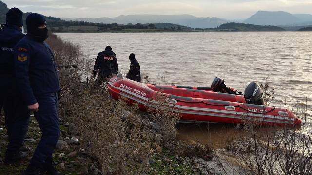 Çanakkale’de gölete düşen araç bulundu