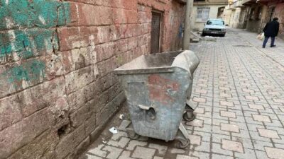 Yeni doğmuş bebek çöp konteynerinde ölü bulundu