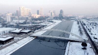 Nilüfer Çayı kısmen buz tuttu