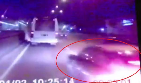 Bursa’da makas dehşeti Bursa’da makas dehşeti