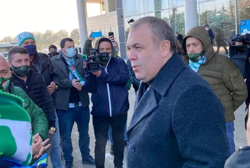 Başkan Kamat taraftarı yalnız bırakmadı; ‘Bursaspor sahipsiz değildir’ Başkan Kamat taraftarı yalnız bırakmadı; ‘Bursaspor sahipsiz değildir’