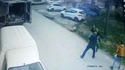 Bursa’da dayı yeğen arasındaki bıçaklı kavga kamerada