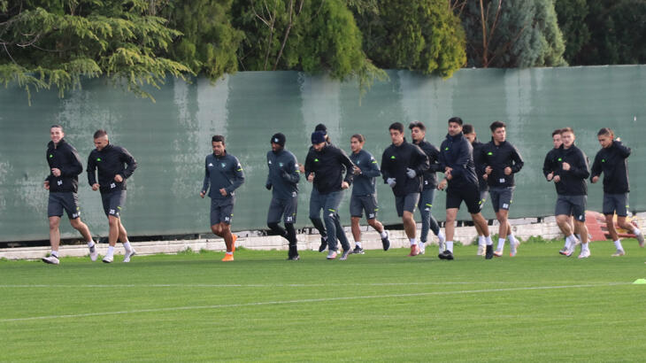 Süper Lig'de yarın Atakaş Hatayspor'u ağırlayacak Yukatel Denizlispor'da maça saatler
