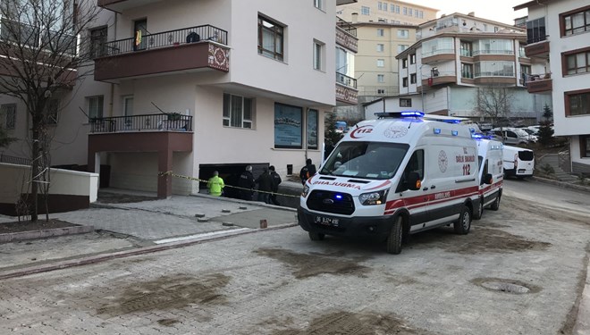 Otoparkta 3 gencin sır ölümü! Soruşturma sürerken ekipler tek ihtimal üzerinde yoğunlaştı Otoparkta 3 gencin sır ölümü! Soruşturma sürerken ekipler tek ihtimal üzerinde yoğunlaştı