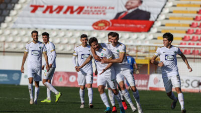 TFF 1. Lig ekiplerinden Akhisarspor, Bosna Hersekli oyuncusu İrfan Hadzic'in yeşil-siyahlı