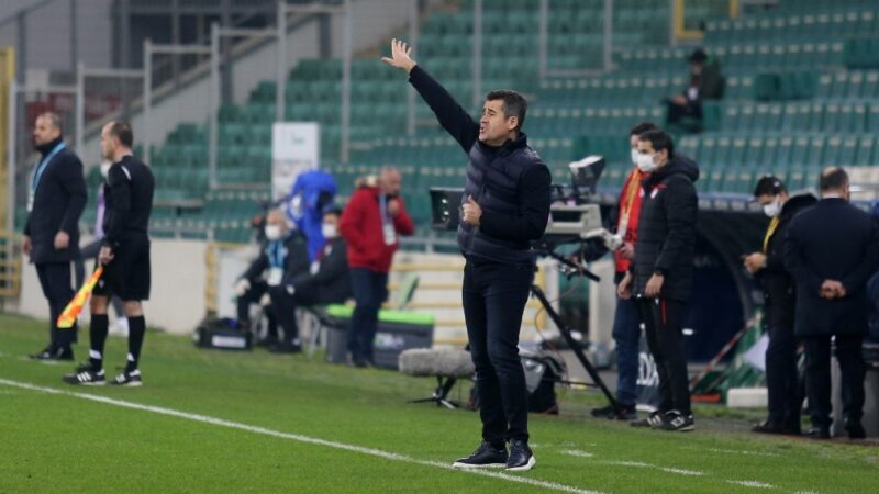 Süper Lig’de bir ayrılık daha! Samsunspor, teknik direktör Hüseyin Eroğlu ile karşılıklı mutabakata varılarak yolların