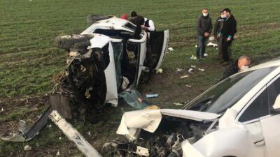 Bursa’da iki araç kafa kafaya çarpıştı!