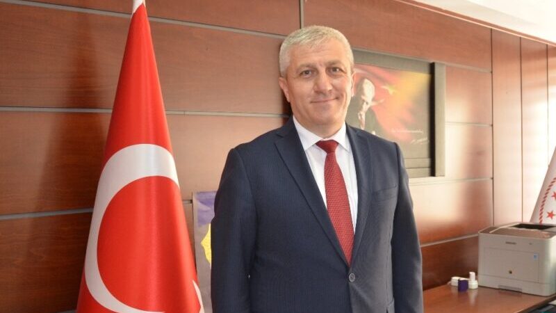 Sağlık Bakanı Fahrettin Koca'nın "Hayatımızın yeniden normalleşmesi için kolları sıvıyoruz"