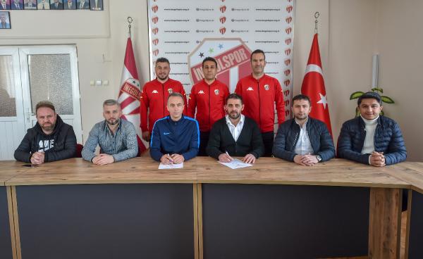 Misli.com 2.Lig'deki Bursa ekibi İnegölspor, teknik direktörlük için altyapı antrenörü