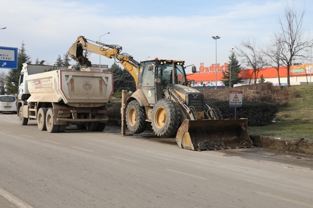 İnegöl Belediyesi çalışmalarına hız kesmeden devam ediyor