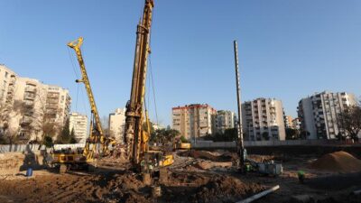 İzmir depremi sonrası acil yıkılan 71 binada inşaat çalışmaları başladı