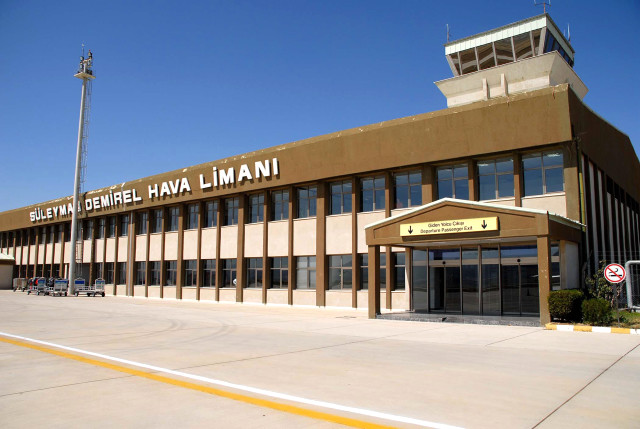 Havaalanında kiralık alan…