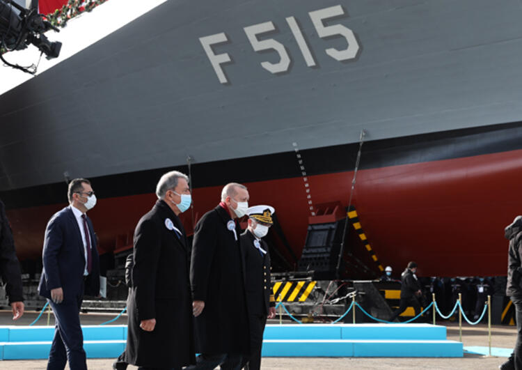 ‘İstanbul’ denize indirildi… ‘İstanbul’ denize indirildi…