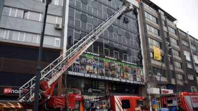 Apart otelde yangın