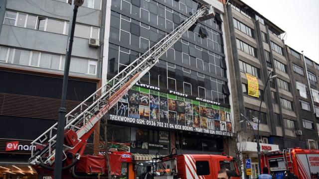 Apart otelde yangın Apart otelde yangın