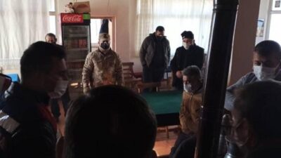 Kısıtlamada yakalanmamak için tuvalete gizlendi