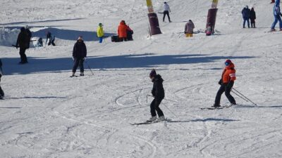 Kısıtlamaya saatler kala Uludağ’a akın