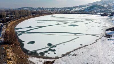 Kızılırmak kısmen buz tuttu