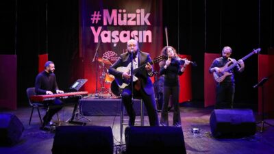 Bursa’da koronavirüs salgınından etkilenen 115 müzisyene anlamlı destek