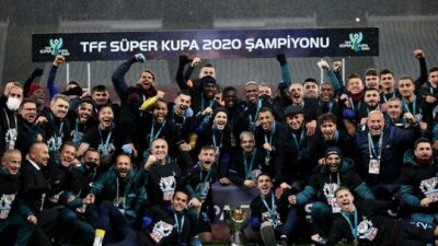 Trabzonspor, finalde Medipol Başakşehir'i 2-1 yenerek 2020 TFF Süper Kupa'nın