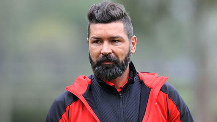 Süper Lig ekiplerinden Yukatel Denizlispor, Yalçın Koşukavak'ın görevinden istifa etmesinin