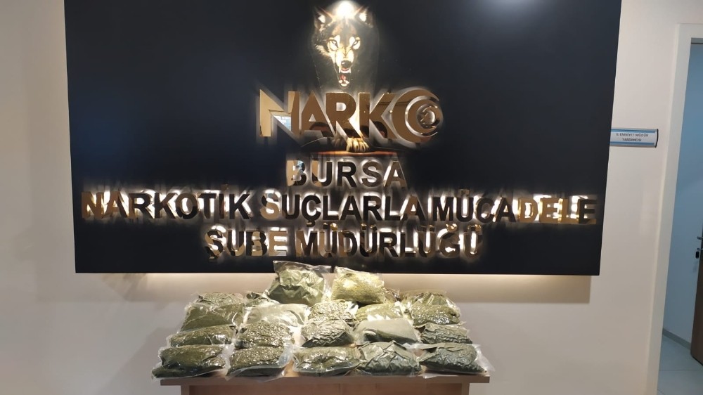Bursa’da narkotik ekipleri 15 kilo uyuşturucu ele geçirdi