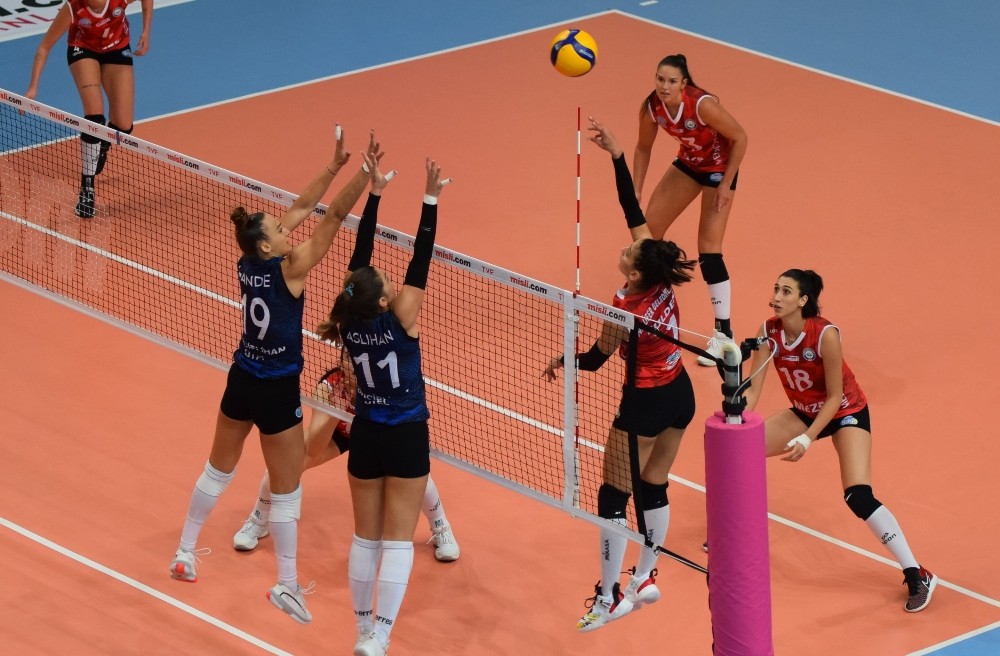 Nilüfer deplasmanda galip