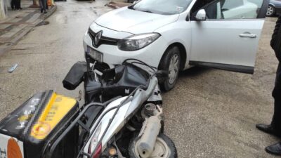 Bursa’da otomobil ile kafa kafaya çarpıştı