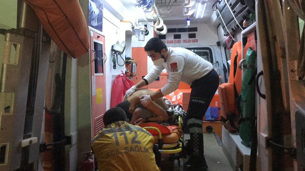 Bursa’da kendi yaptıkları alkolü içince zehirlendiler