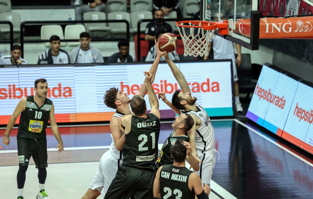 Timsah potada Beşiktaş’a patladı… Timsah potada Beşiktaş’a patladı…