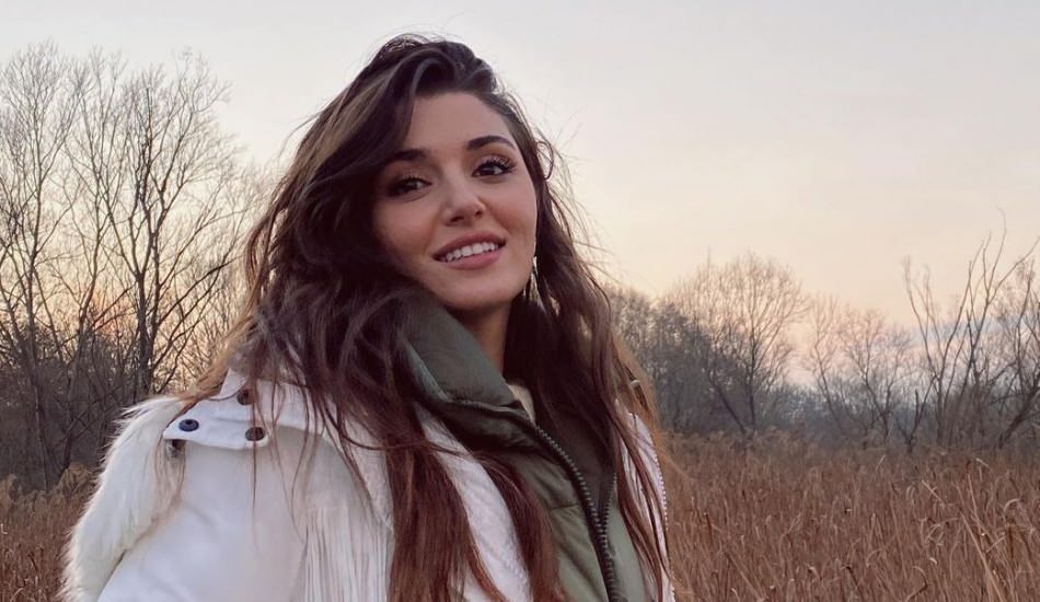 Hande Erçel’in son hali hayranlarını korkuttu Hande Erçel’in son hali hayranlarını korkuttu